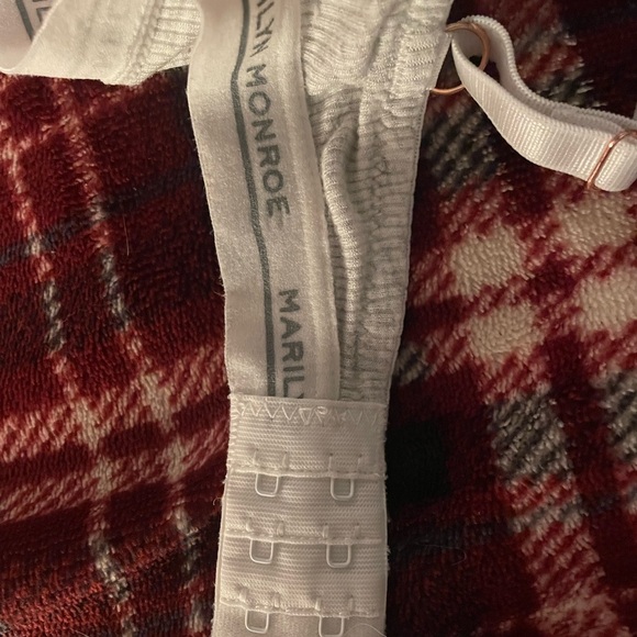 2 Marilyn Monroe bra’s - Picture 6 of 12